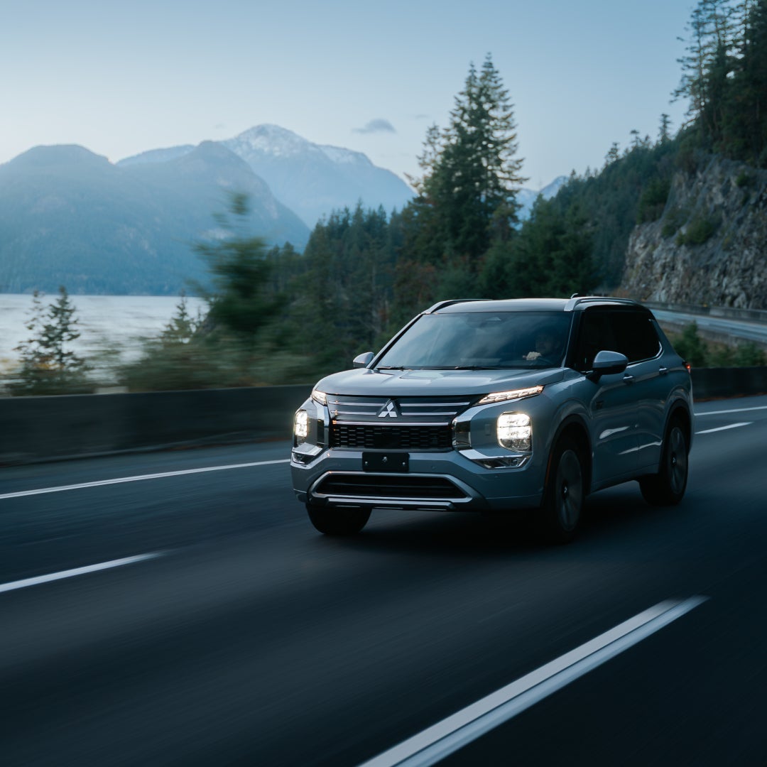 اوتلندر PHEV در بزرگراه